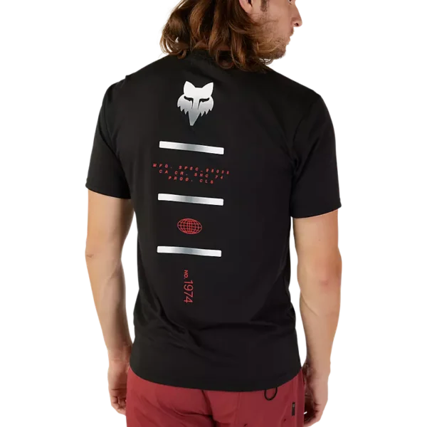 Klä dig i Fox Magnetic Tech Tee för hög prestanda och stil. Snabbtorkande, svettransporterande och snygg design.